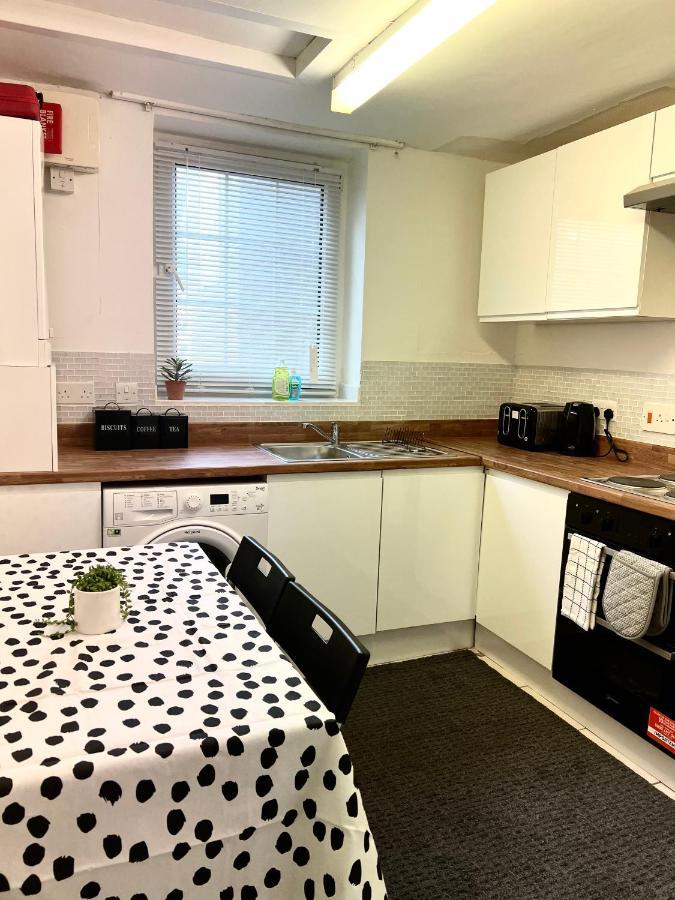 2 Bedroom Flat, 2 Minutes Walk To Bethnalgreen Station, Central 런던 외부 사진